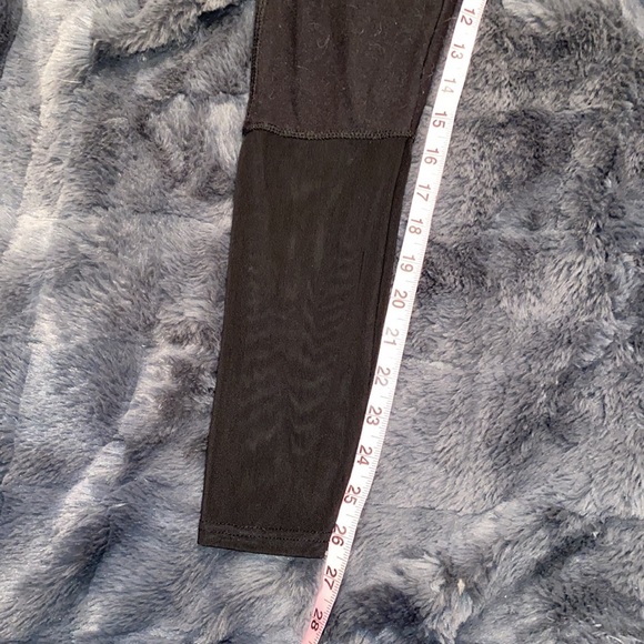 🔴Yado size L Black Leggings With Mesh Bottoms - Picture 3 of 4